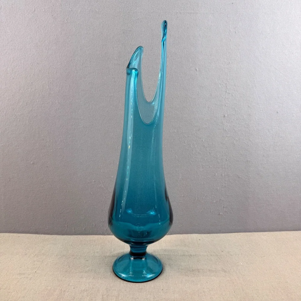 Vintage L.E. Smith Peacock Blue Simplicity Smoothie Swung Vase 19